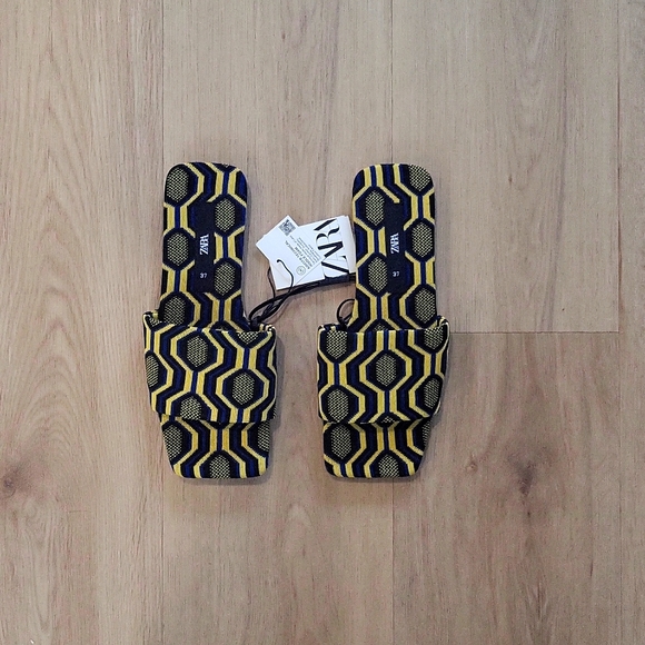 Zara slides  size 7  blue and yellow - Picture 1 of 5